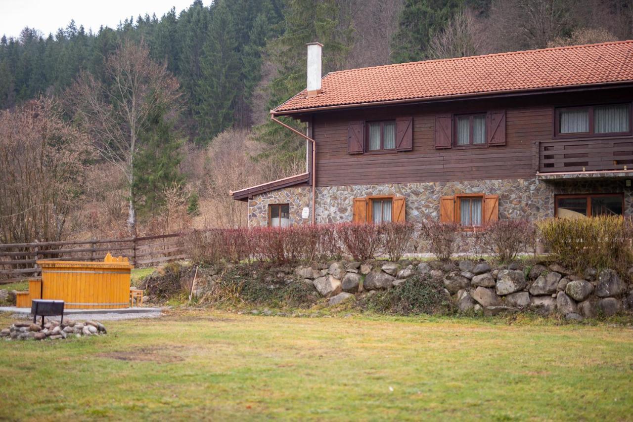 3A Guest House Sicasău Exteriör bild