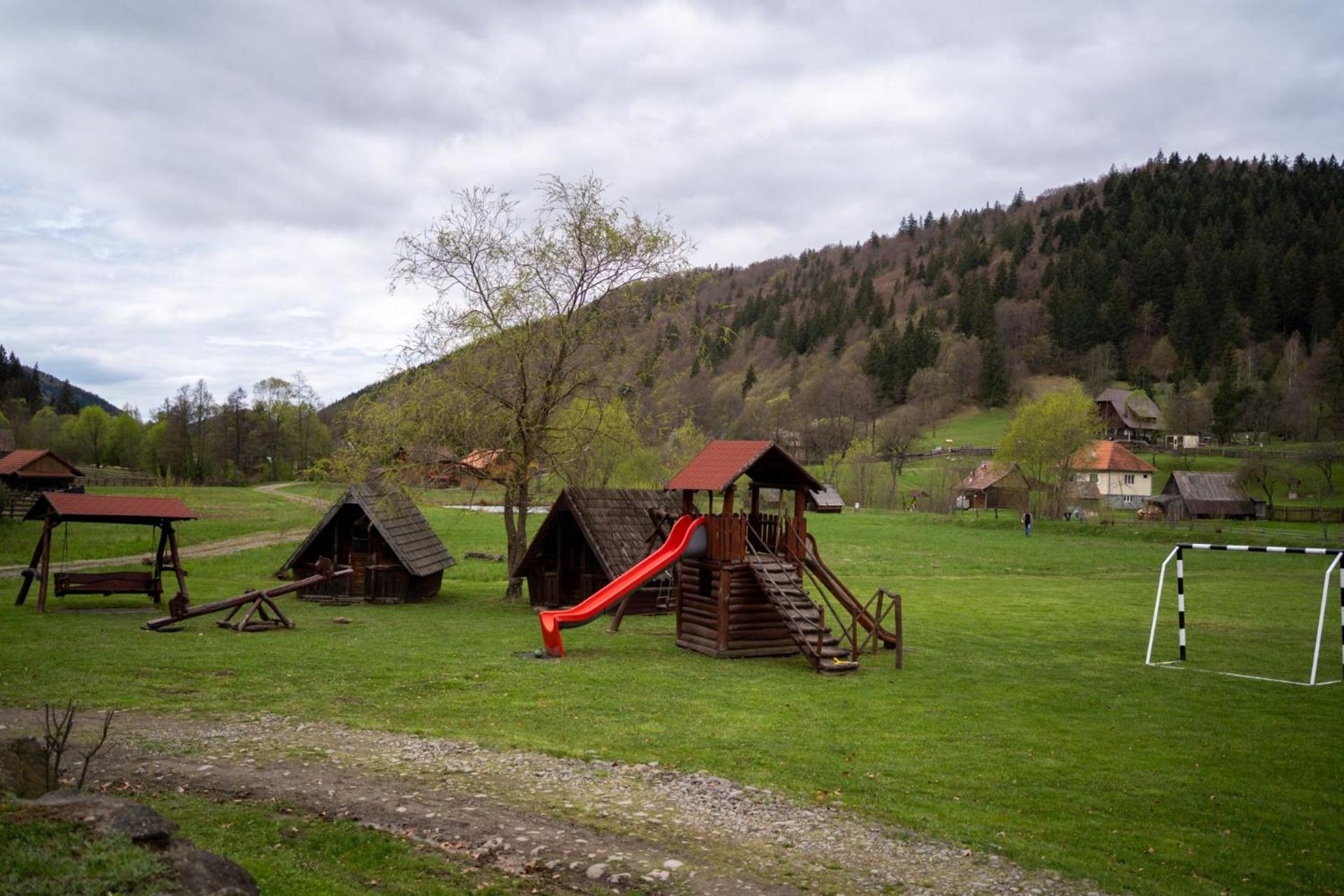 3A Guest House Sicasău Exteriör bild